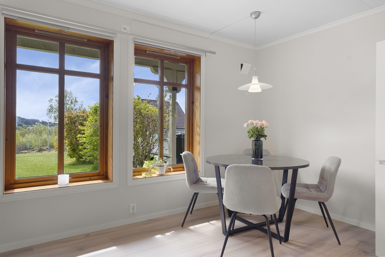 Spiseplass i underetasjen. Galleribilde