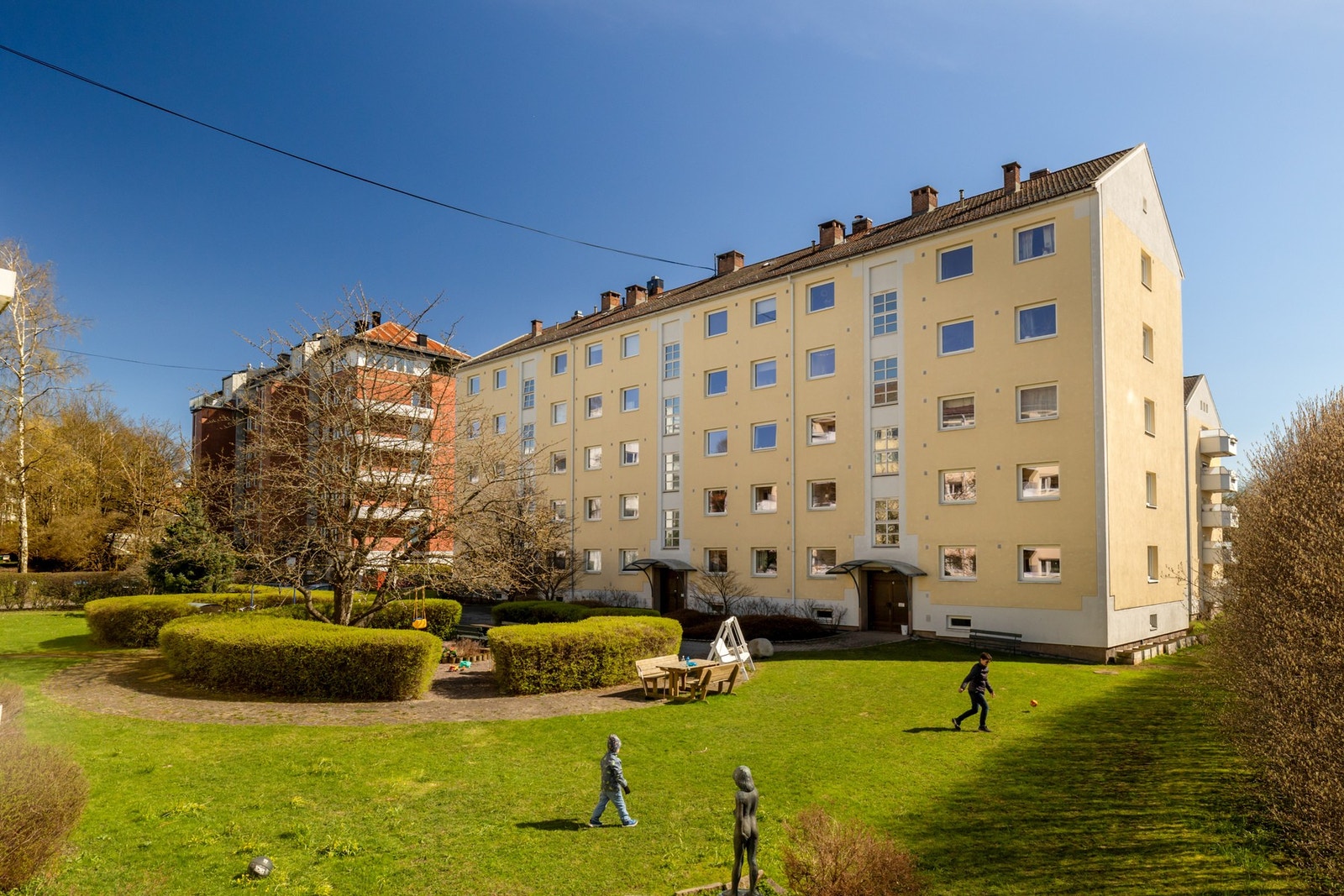 Hyggelige fellesarealer. Barnevennlige omgivelser. Galleribilde