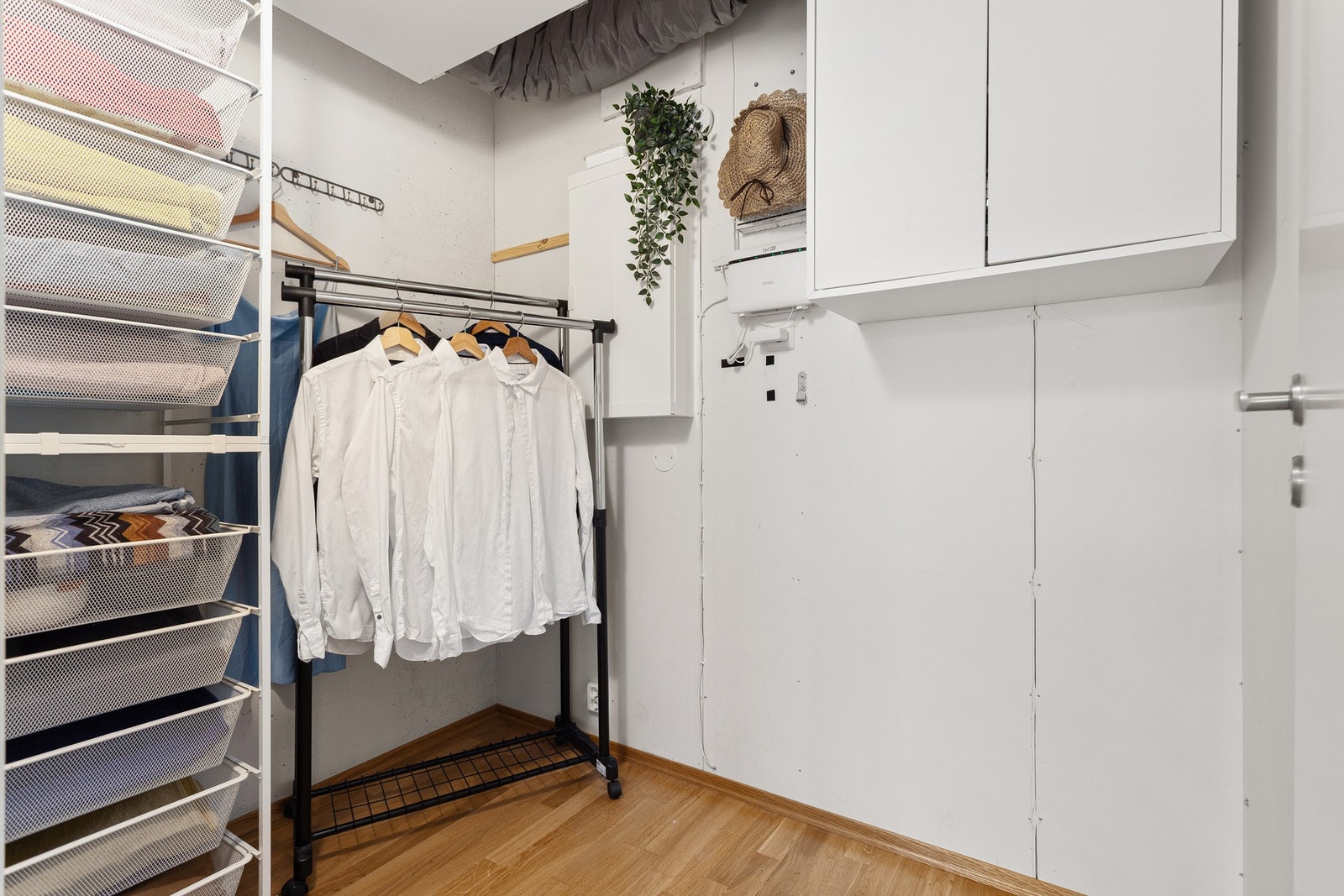 I tilknytning til hovedsoverommet ligger det en meget praktisk bod med gode lagringsmuligheter. Galleribilde