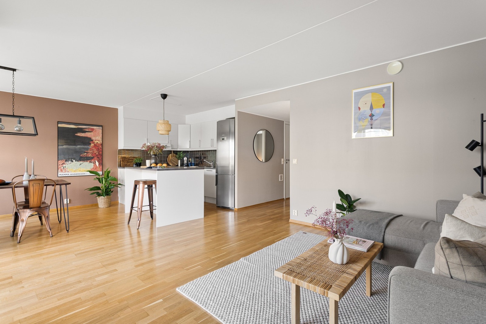 Leiligheten er gjennomgående. Galleribilde
