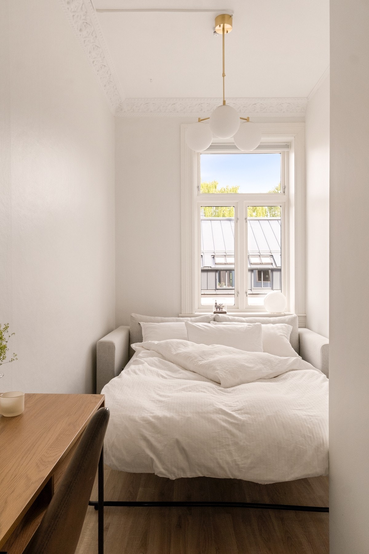 Selger har innredet det ene soverommet med sovesofa. En praktisk løsning som åpner for flere bruksområder. Galleribilde