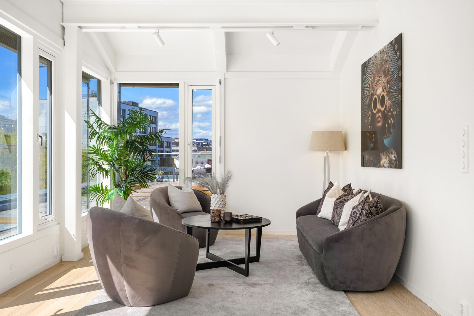 Store vinduer med flott utsikt Galleribilde