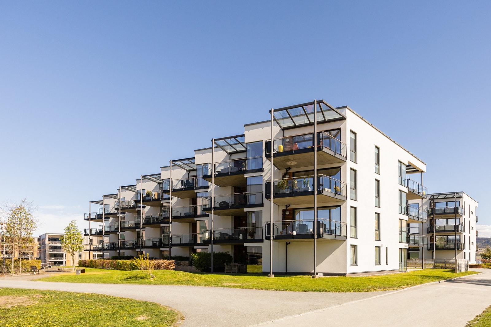 Leiligheten har en fin beliggenhet i sameiet Kanalen på Grilstad Marina. Galleribilde