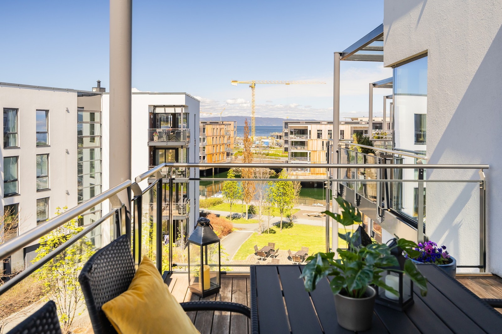 Her har man svært gode solforhold fra ca. kl 13 til kl 22 på sommerstid. Galleribilde