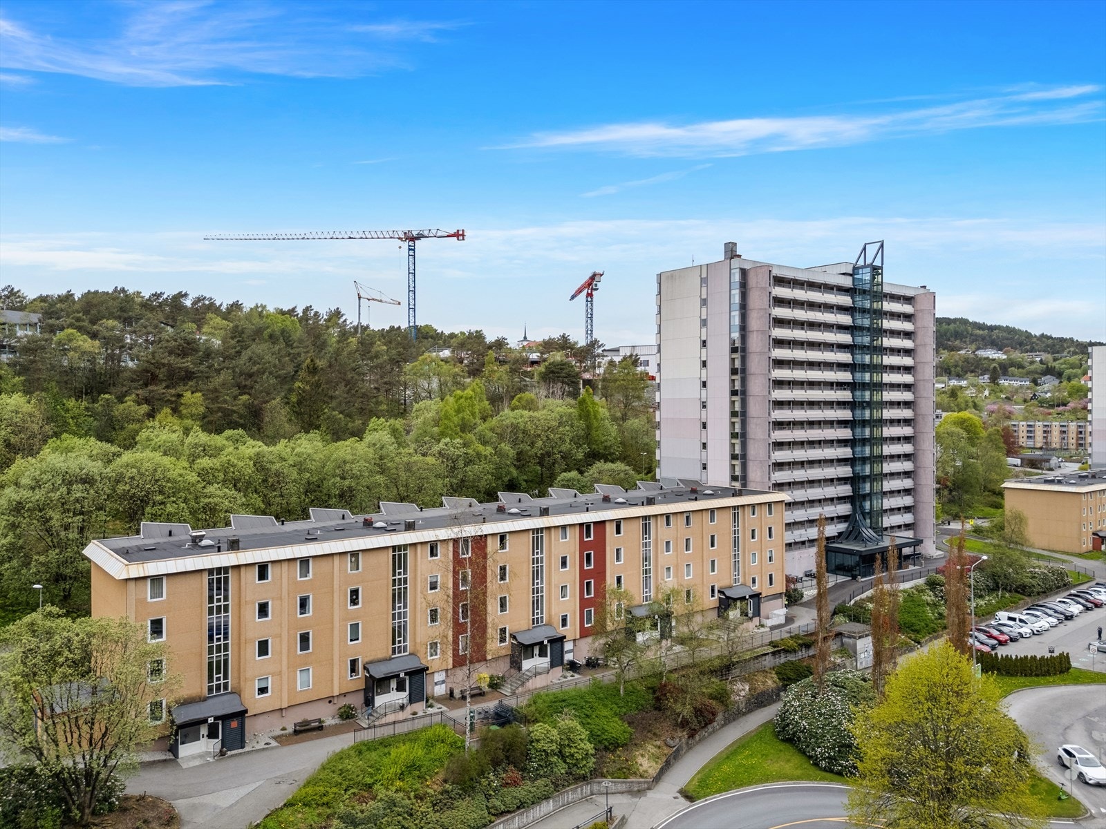 - Kun 5 min gange til bussholdeplass med 10 ulike linjer - Galleribilde
