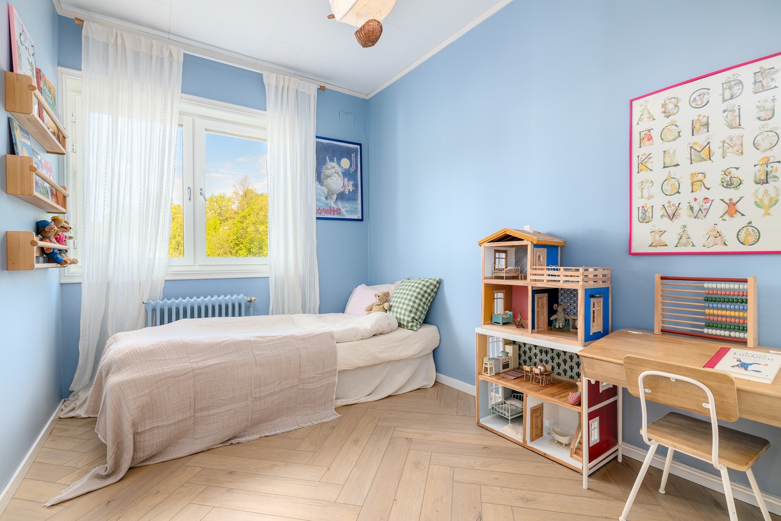 Soverom 2 er også av god størrelse. Galleribilde