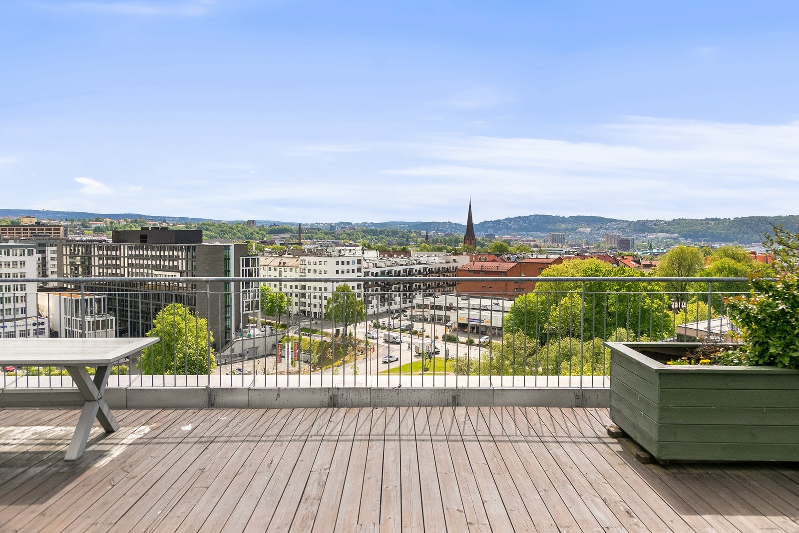 Felles takterrasse med spektakulær utsikt. Galleribilde