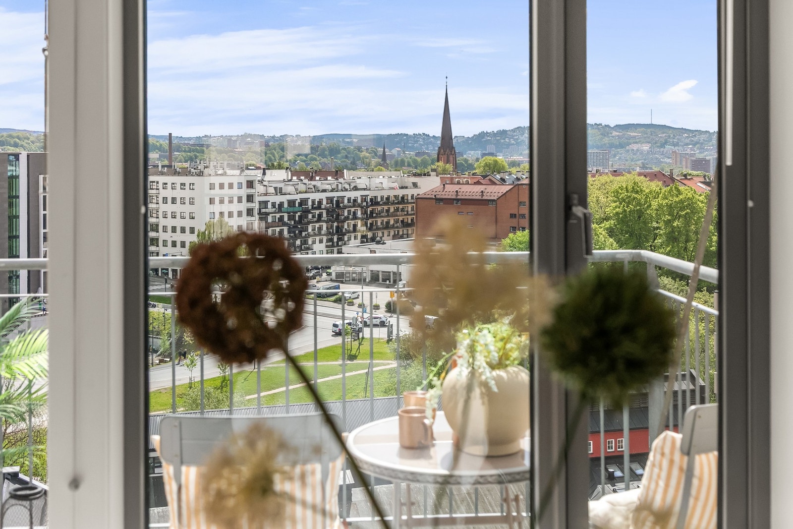 Nydelig utsikt fra spisebordet. Galleribilde