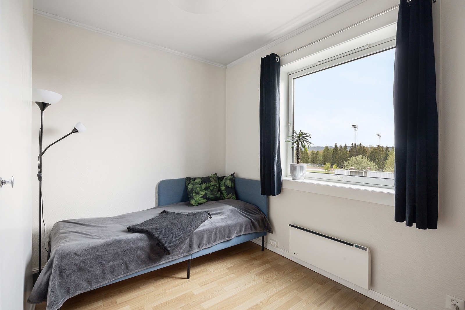Soverom 2 egner seg godt som barnerom, gjesterom eller kontor. Galleribilde