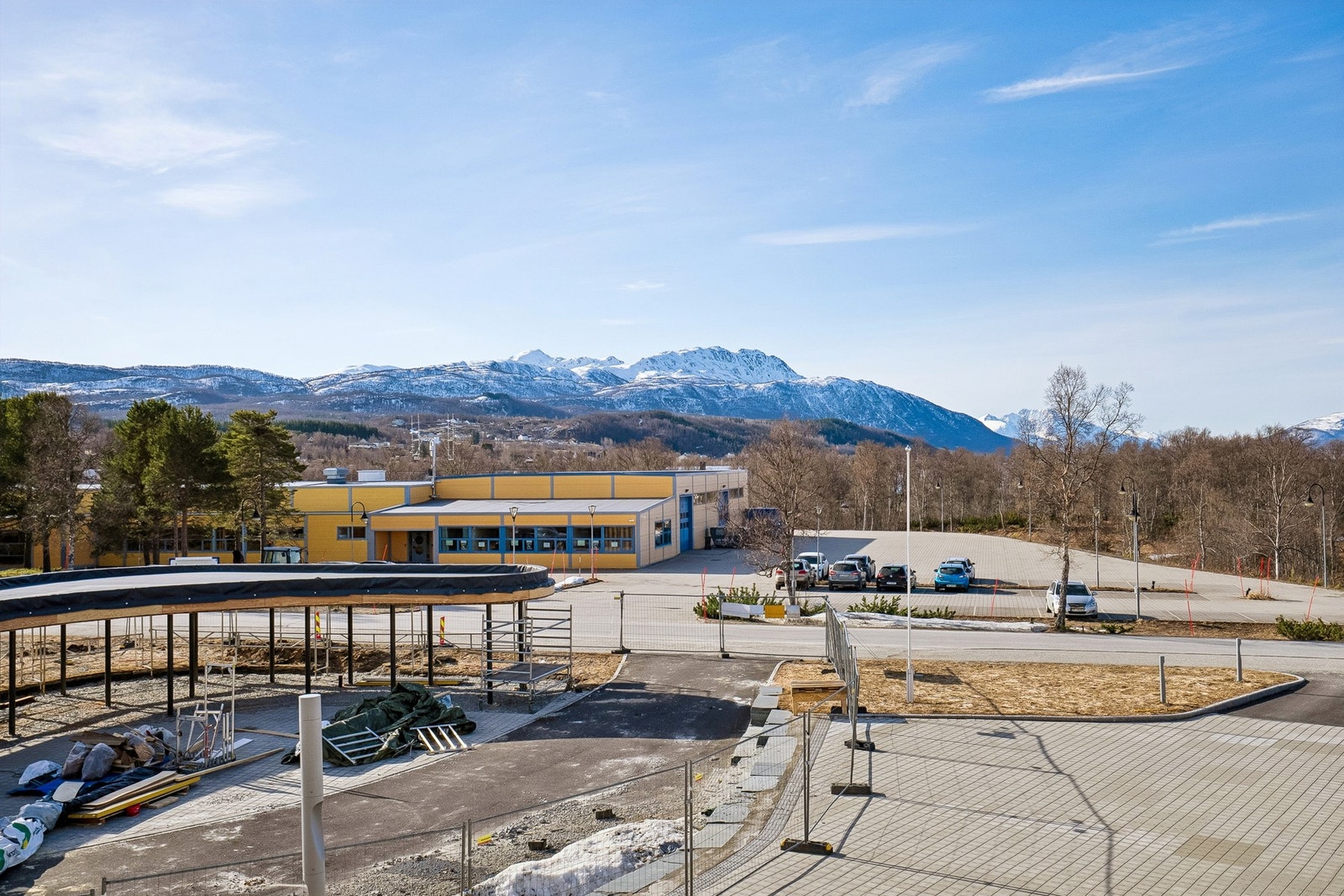 Fra leiligheten er det kort gangavstand til blant annet Coop Prix, kun 3 minutter unna. Galleribilde