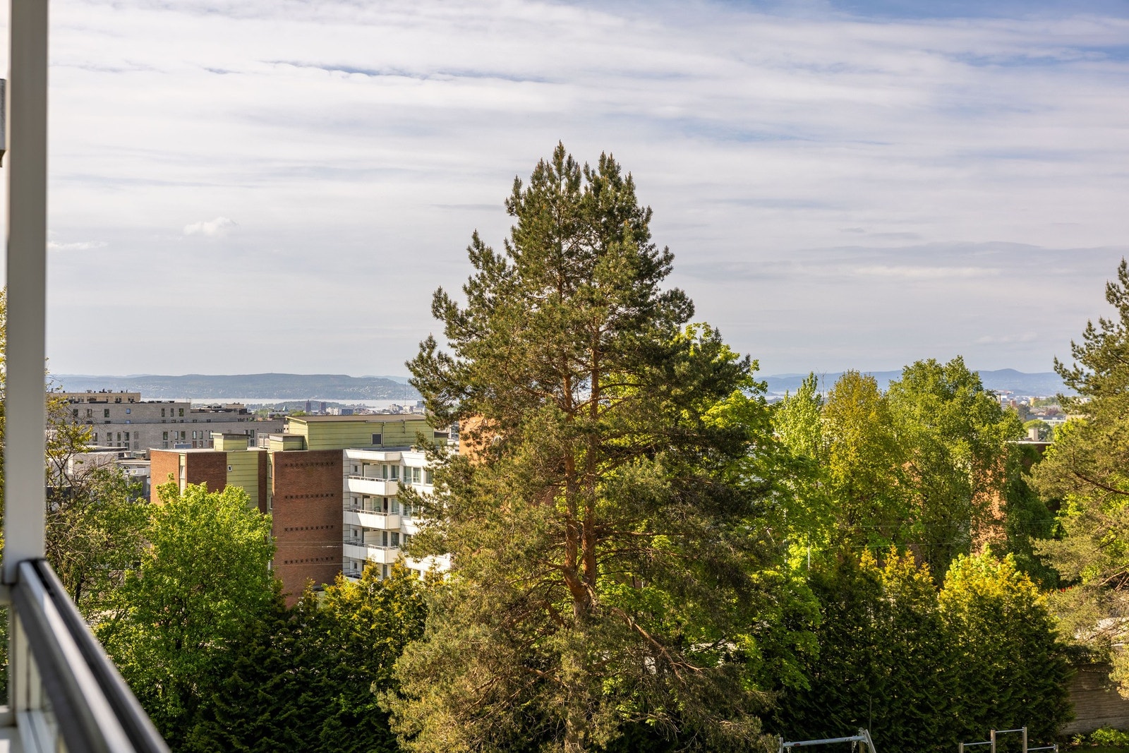 Her ser man helt ned mot Oslofjorden. Galleribilde