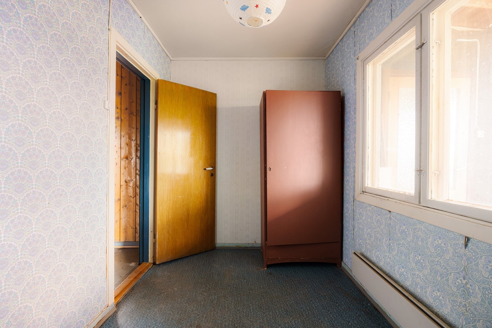 Soverommet er utstyrt med panelovn og har god plass til både seng og garderobe. Galleribilde