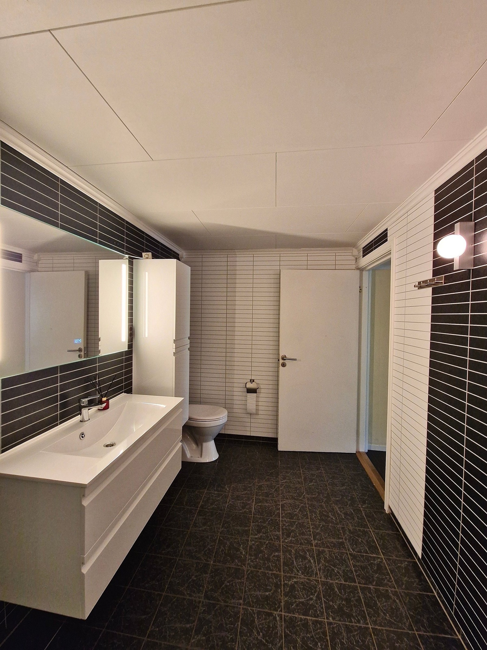 Baderom i kjelleren Galleribilde