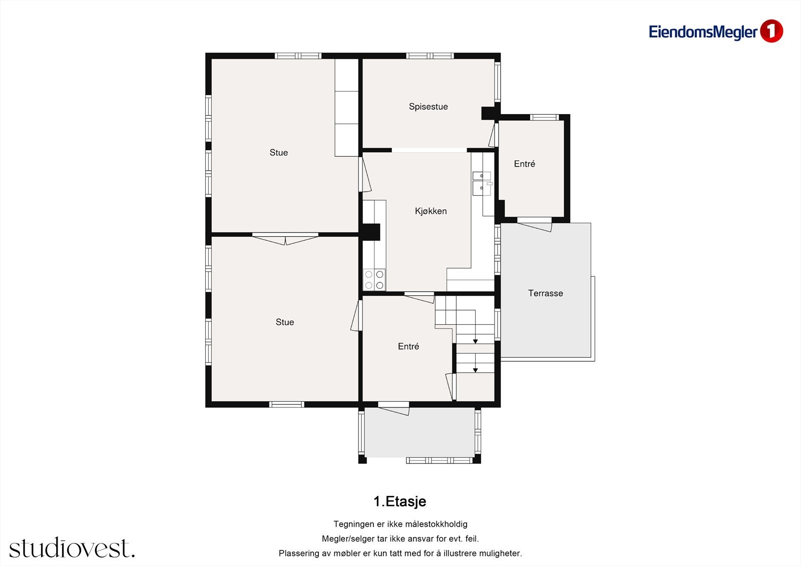 Første etasje har en sosial og tradisjonell planløsning med to stuer, kjøkken og entré, samt utgang til en treplatting. Galleribilde