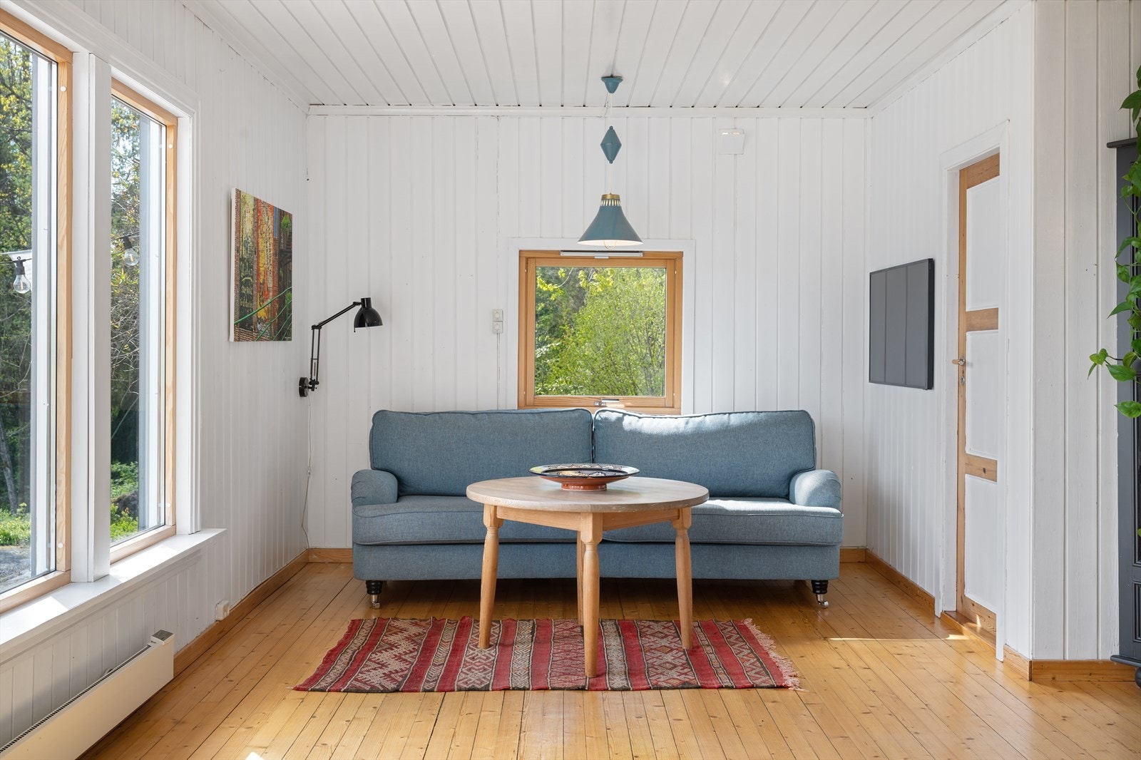 Vinduene i hytta har 2-lags glass og er fra 2004. Galleribilde