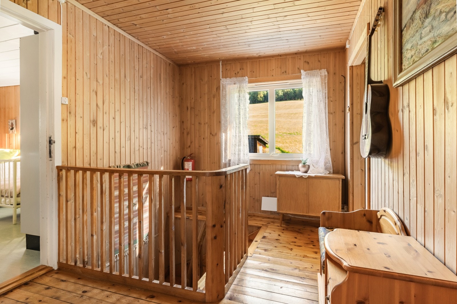 Trapperommet leder opp til andre etasje. Galleribilde
