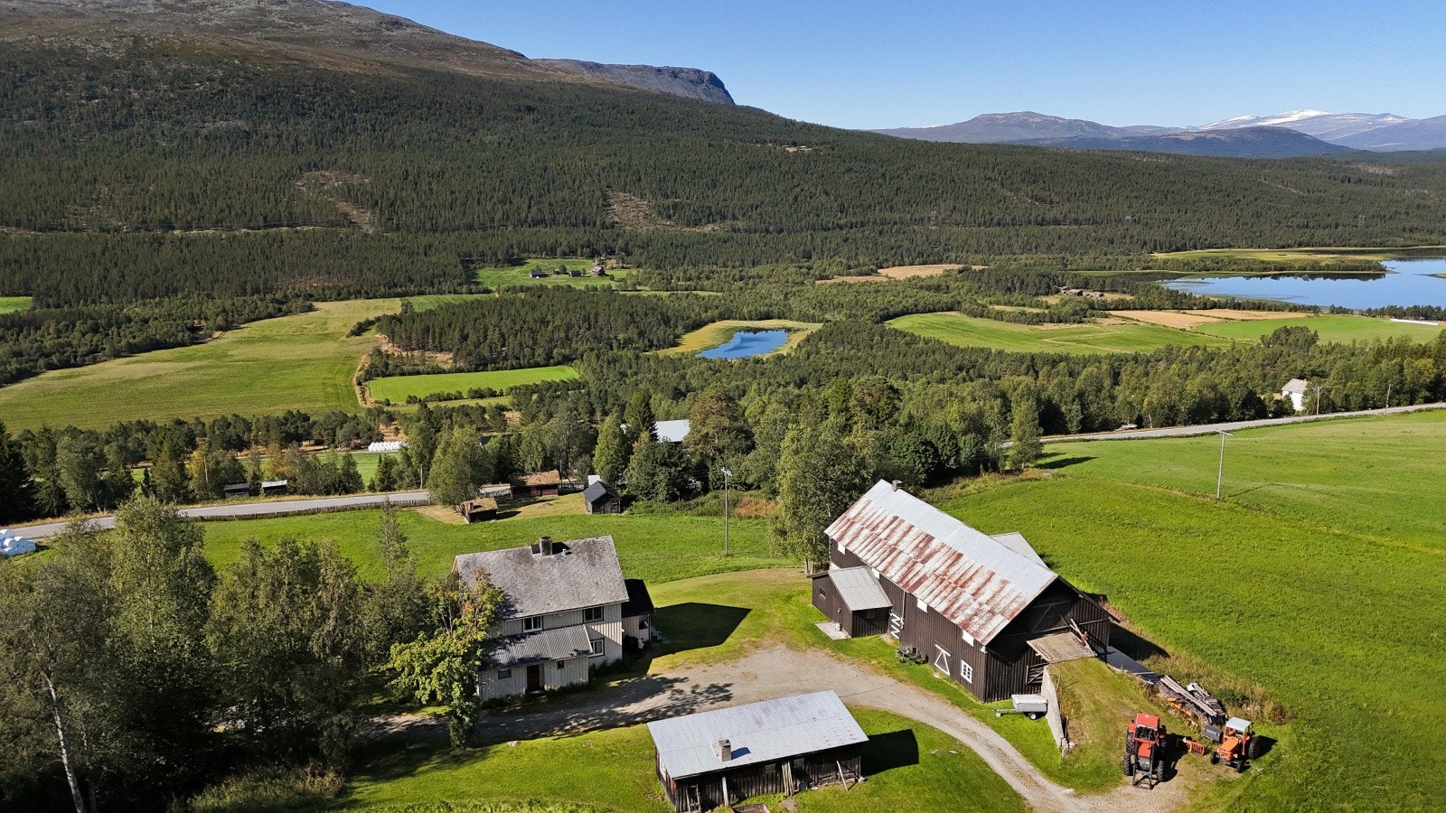 Landbrukseiendommen Søre Meringsdalen ligger i Murudalen i Sel kommune. Galleribilde