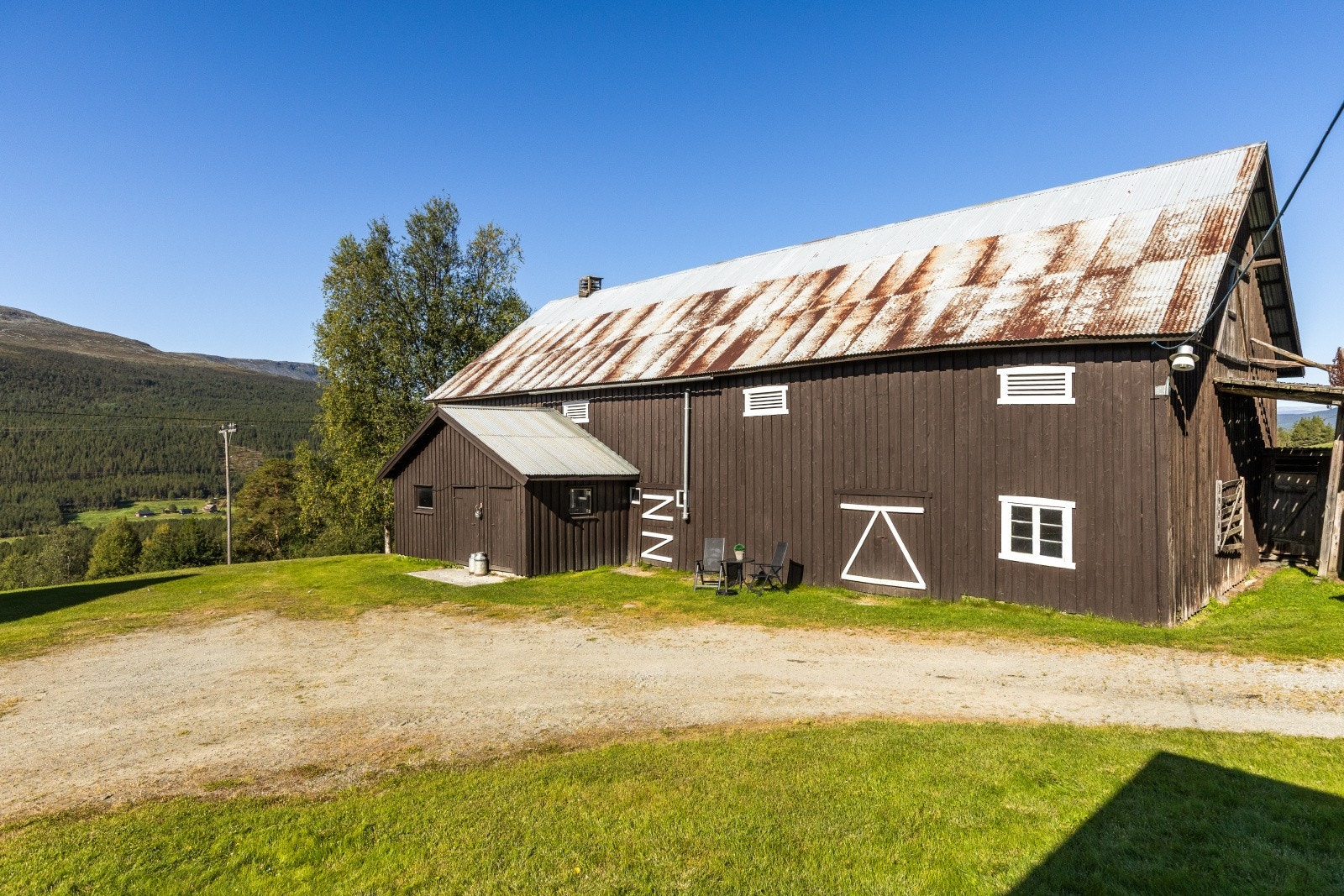 Driftsbygningen fra 1955 har et totalt bruttoareal på ca 735 m². Galleribilde