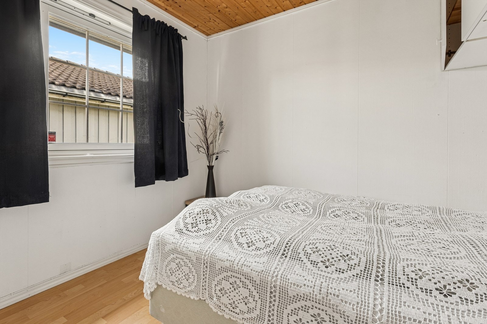 Ypperlig som barnerom, gjesterom eller hjemmekontor. Galleribilde