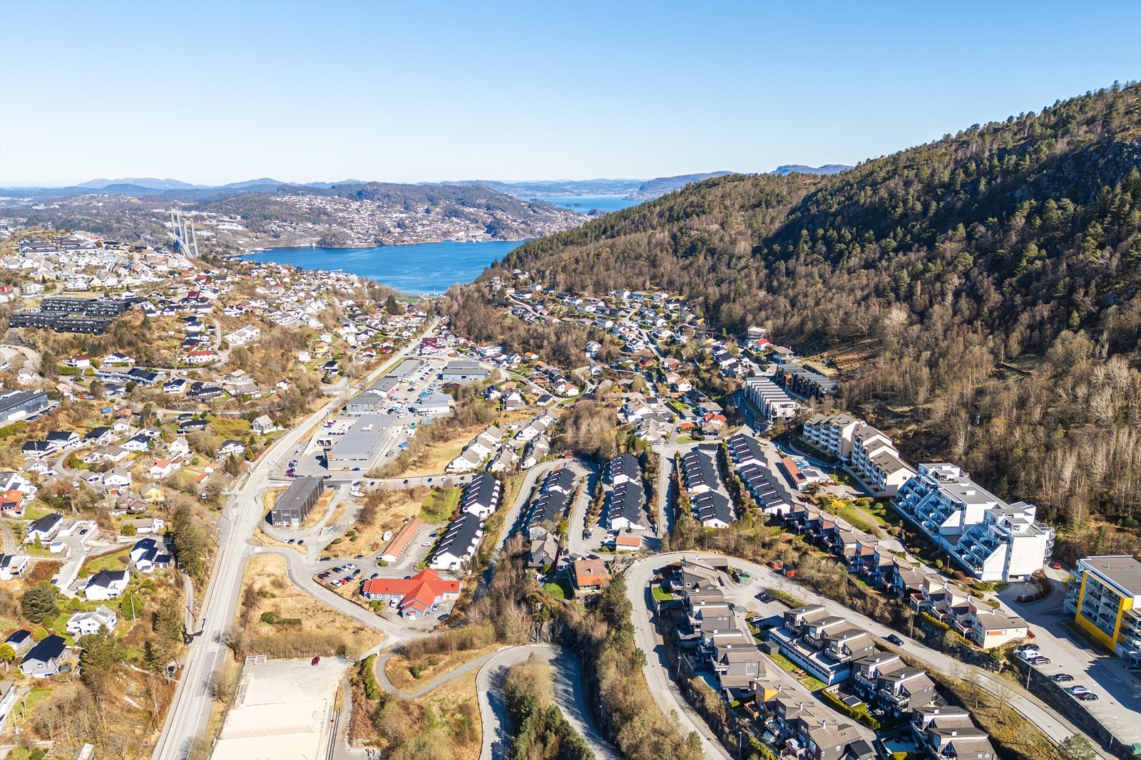 - Fra Kjøkkelvik er det ca 14 min å kjøre til Bergen sentrum - Galleribilde