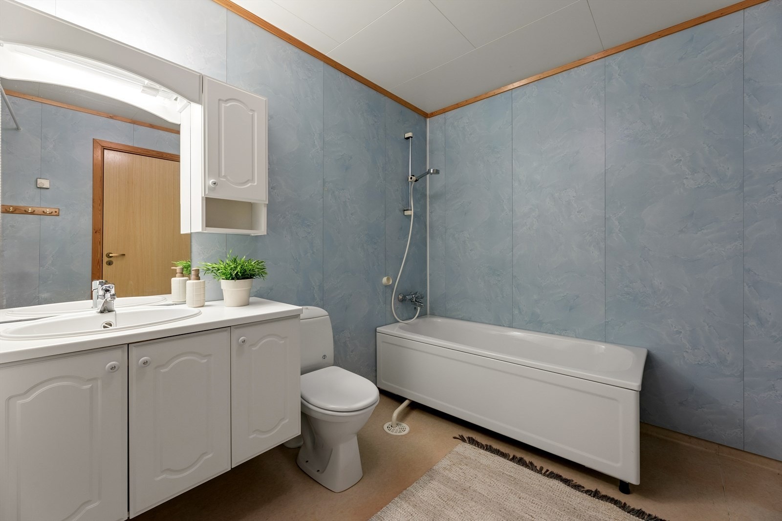 Også dette badet er eldre og har moderniseringsbehov. Galleribilde