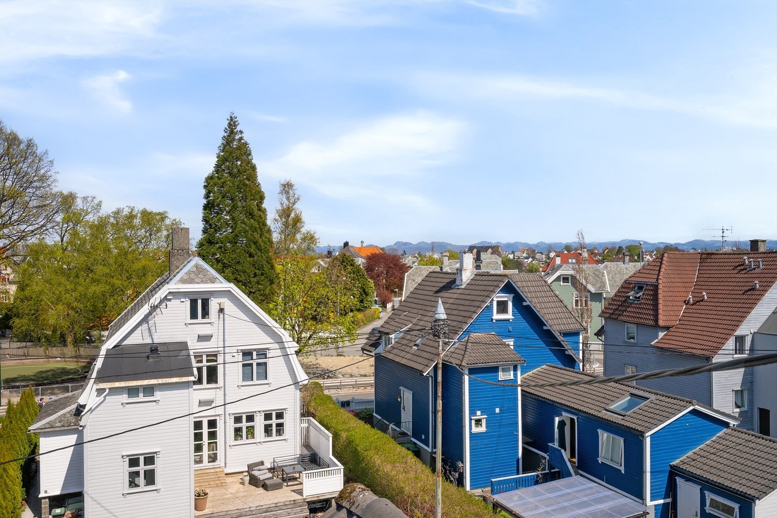 Fra leiligheten er det kort vei til både skoler og barnehager. Galleribilde