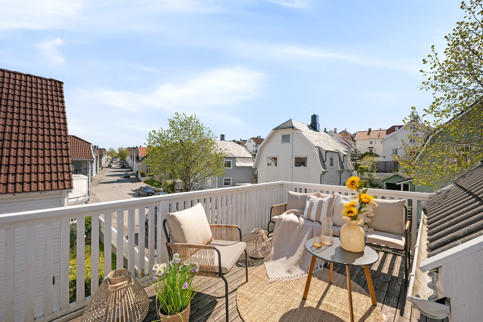 Fra stuen er det utgang til en romslig balkong på cirka 12 m² Galleribilde
