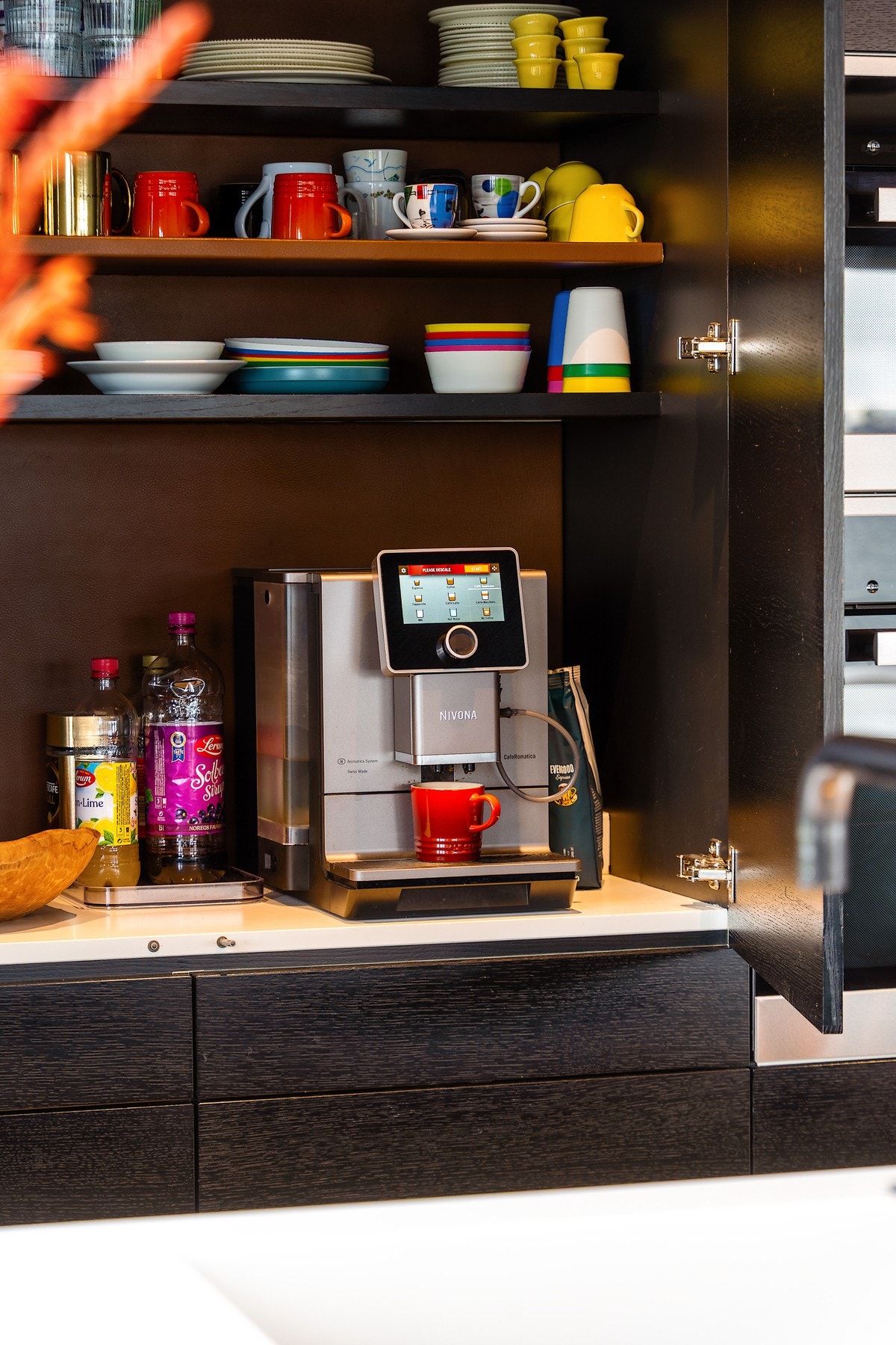 To doble redskapskap til kaffemaskin, blender, kjøkkenmaskiner osv. Galleribilde