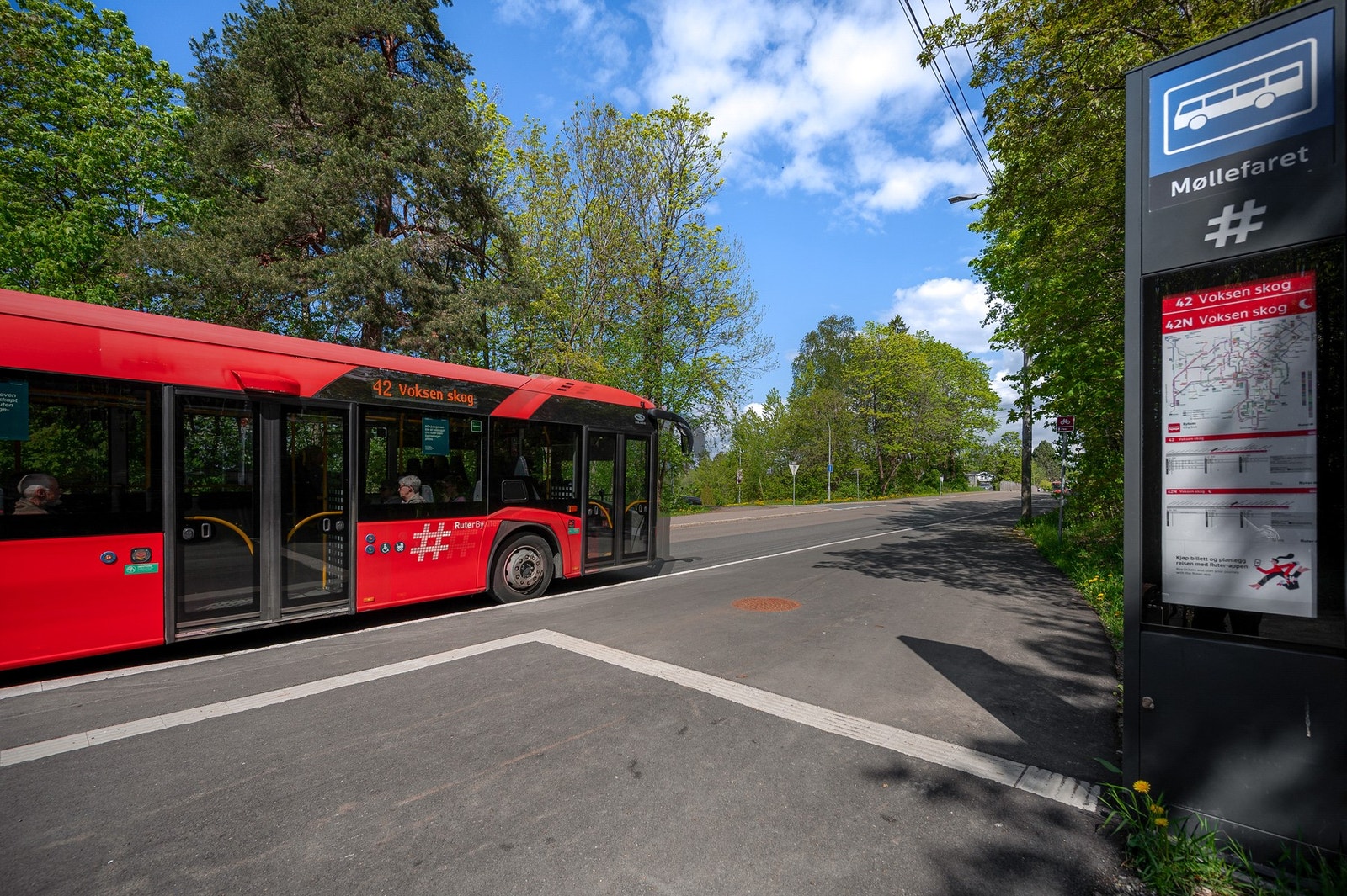 Gangavstand til busstopp langs Vækerøveien (Møllefaret). Galleribilde