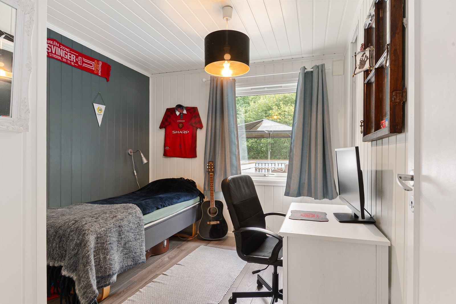 Soverom 2 - perfekt som ungdomsrom! Galleribilde