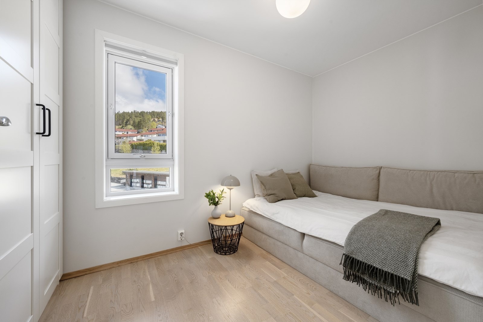 Det tredje soverommet har god plass til seng og garderobeløysing. Galleribilde