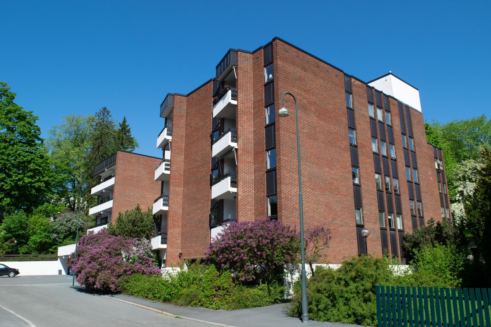 Leiligheten ligger i et populært, urbant og sentralt boligområde på Frogner / Skillebekk i Oslo. Galleribilde