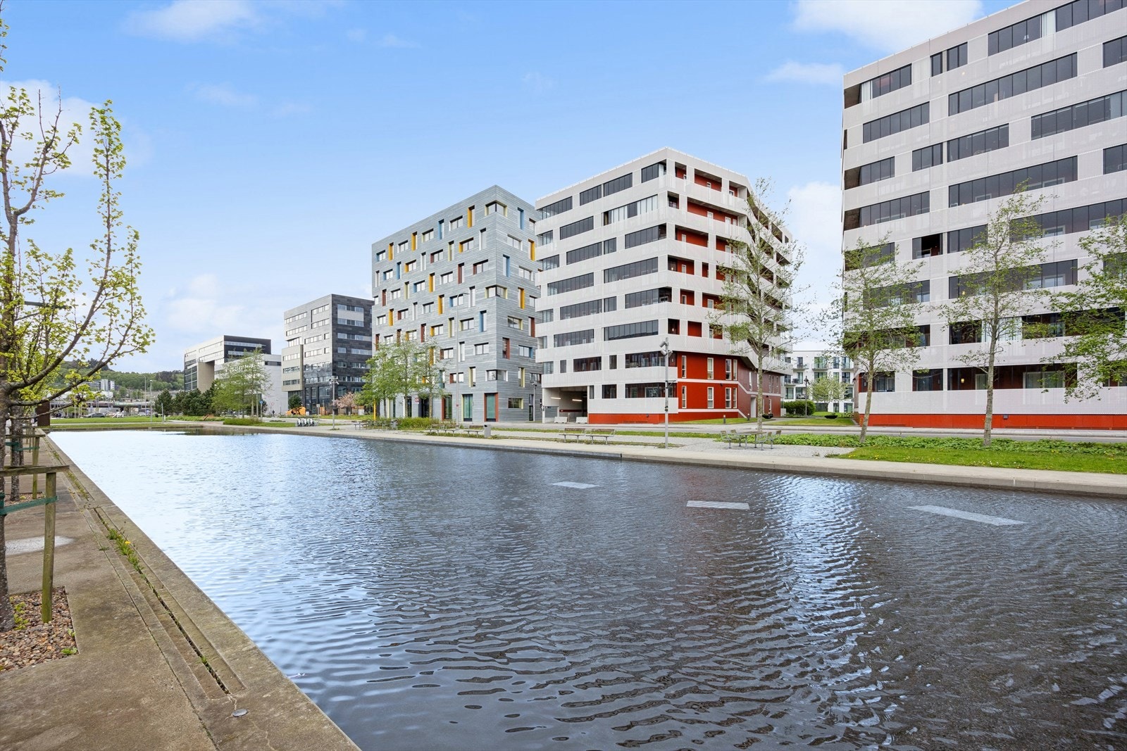 Hinna Park er en moderne bydel med nærhet til fjorden, turområder, butikker og kollektivtransport. Galleribilde