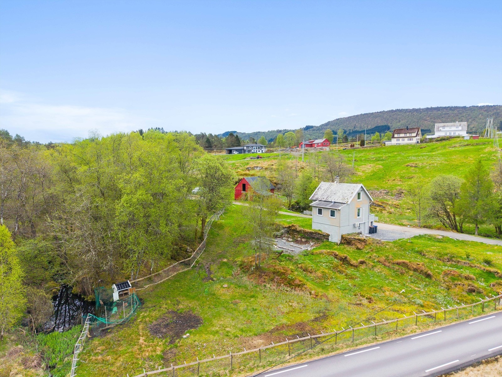 Ypperlig mulighet for å realisere drømmen om 'det gode liv på landet'! Galleribilde