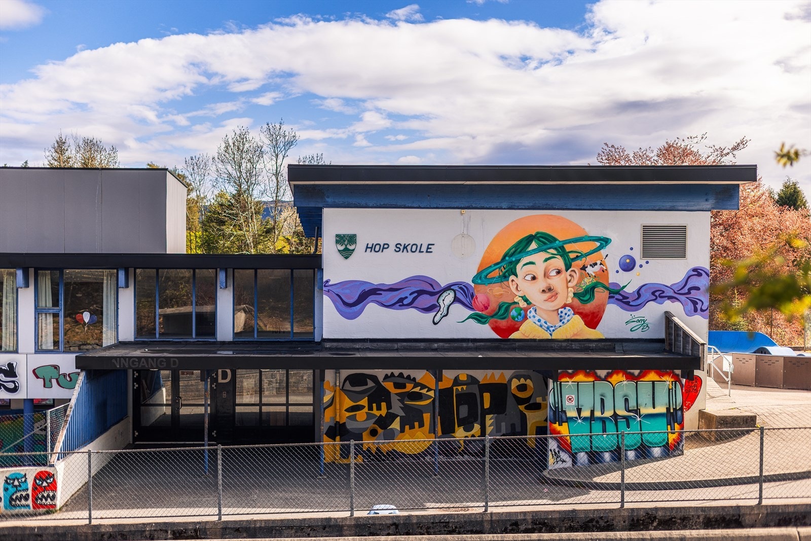 Hop Skole er nærmeste skole med klasser fra 1 - 7 trinn. Galleribilde