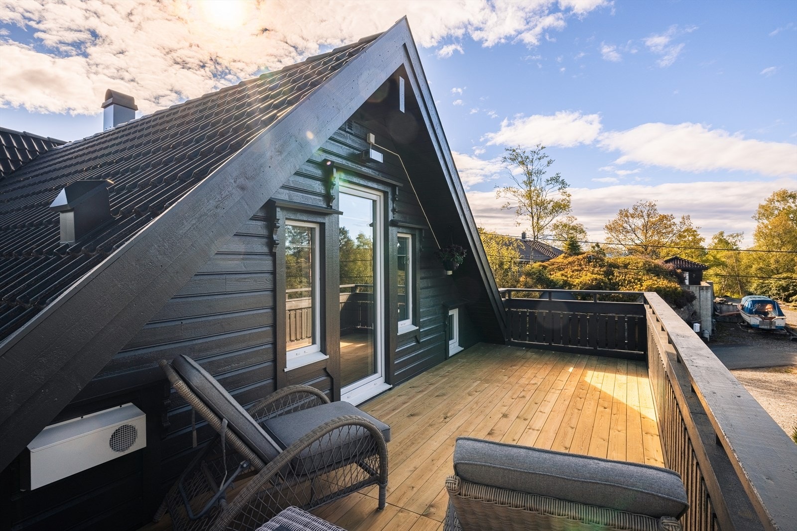 Fra soverommet har man også tilgang til denne flotte terrassen. Galleribilde