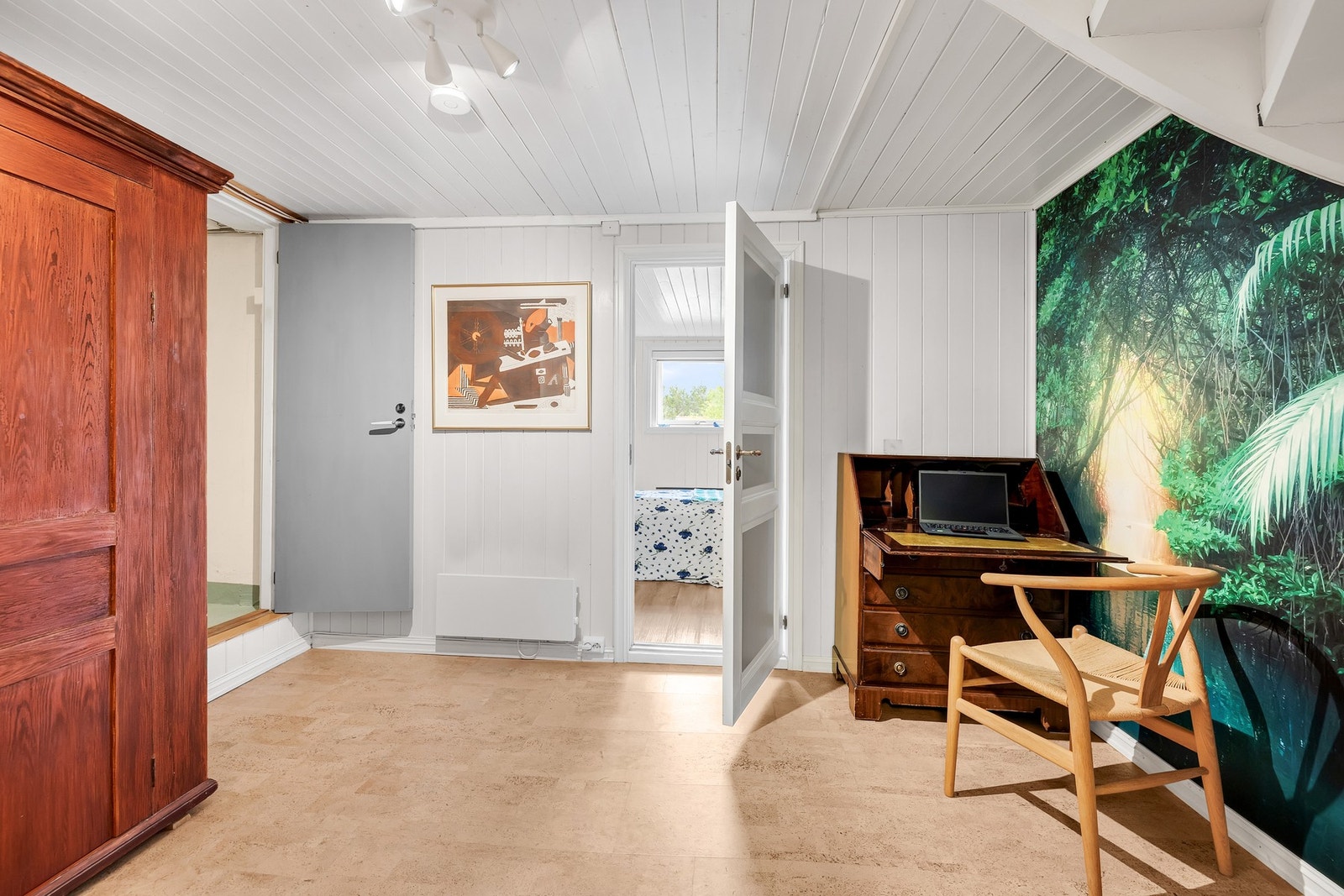 Stor gang med trapp til 1. etg. Galleribilde