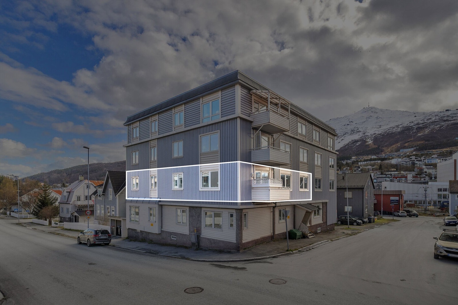 Sameiet består av totalt 10 boligseksjoner og en garasjeseksjon. Galleribilde