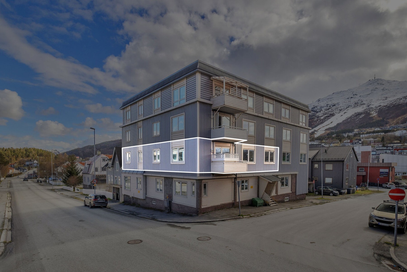 Leiligheten ligger i 2. etasje Galleribilde