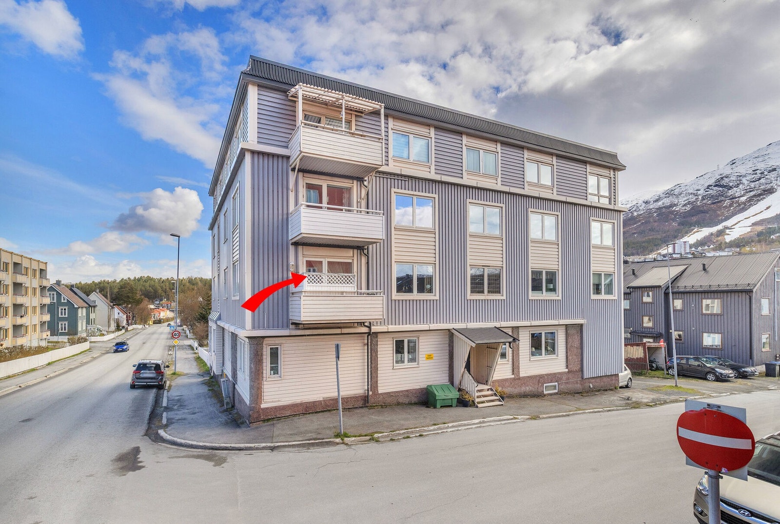 En romslig selveierleilighet i et etablert boligområde i Frydenlund. Galleribilde
