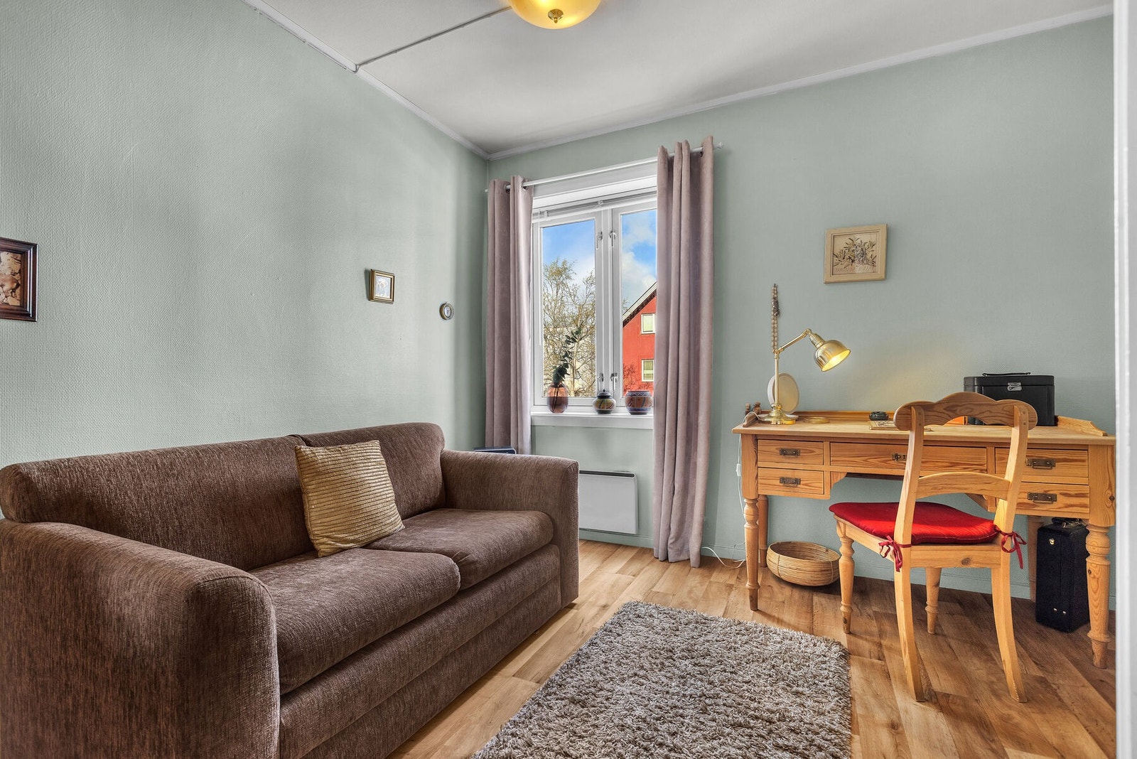 Leiligheten har tre soverom av god størrelse, alle samlet i en egen del av boligen. Galleribilde