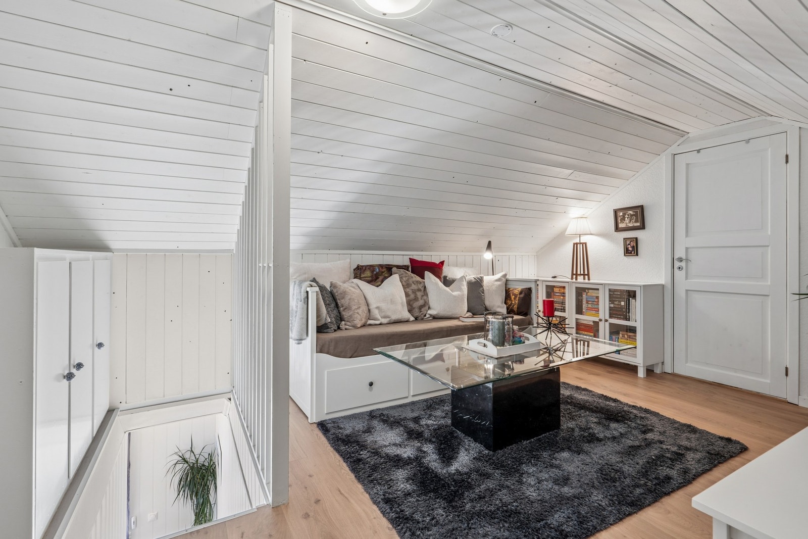 Loftstuen er et fleksibelt rom som kan innredes som en ekstra TV-stue eller lekeareal. Galleribilde