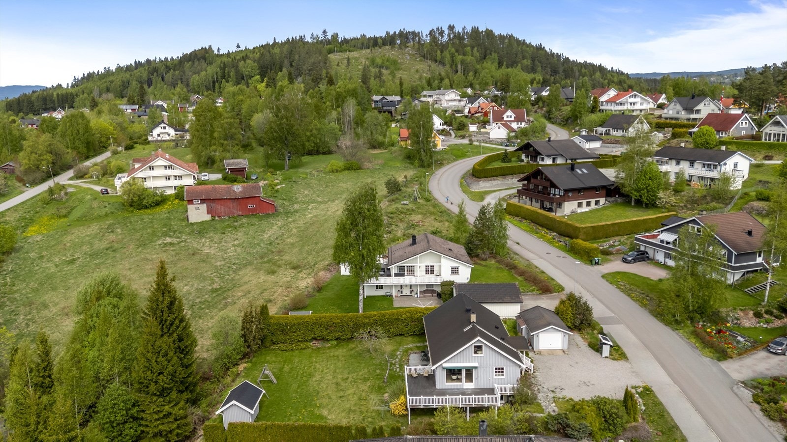 Umiddelbar nærhet fra eiendommen til flotte rekreasjonsområder. Galleribilde