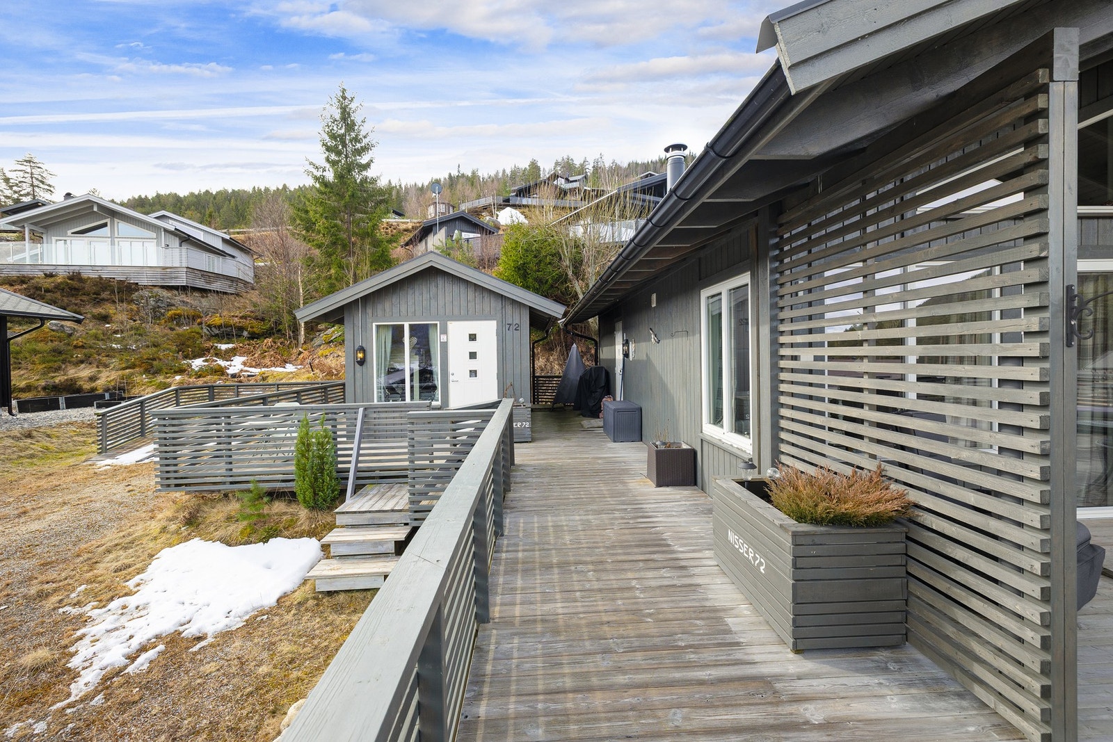 Videre inn til annekset. Galleribilde