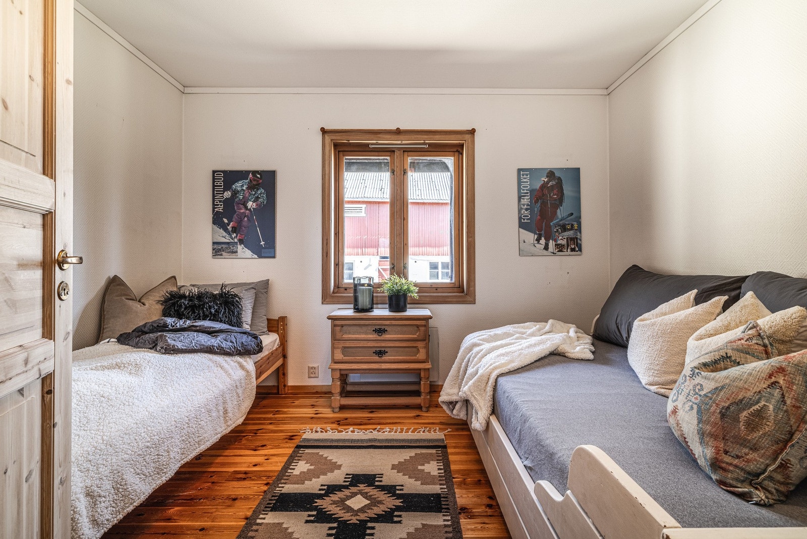 Soverom 2 med plass til to senger. Galleribilde