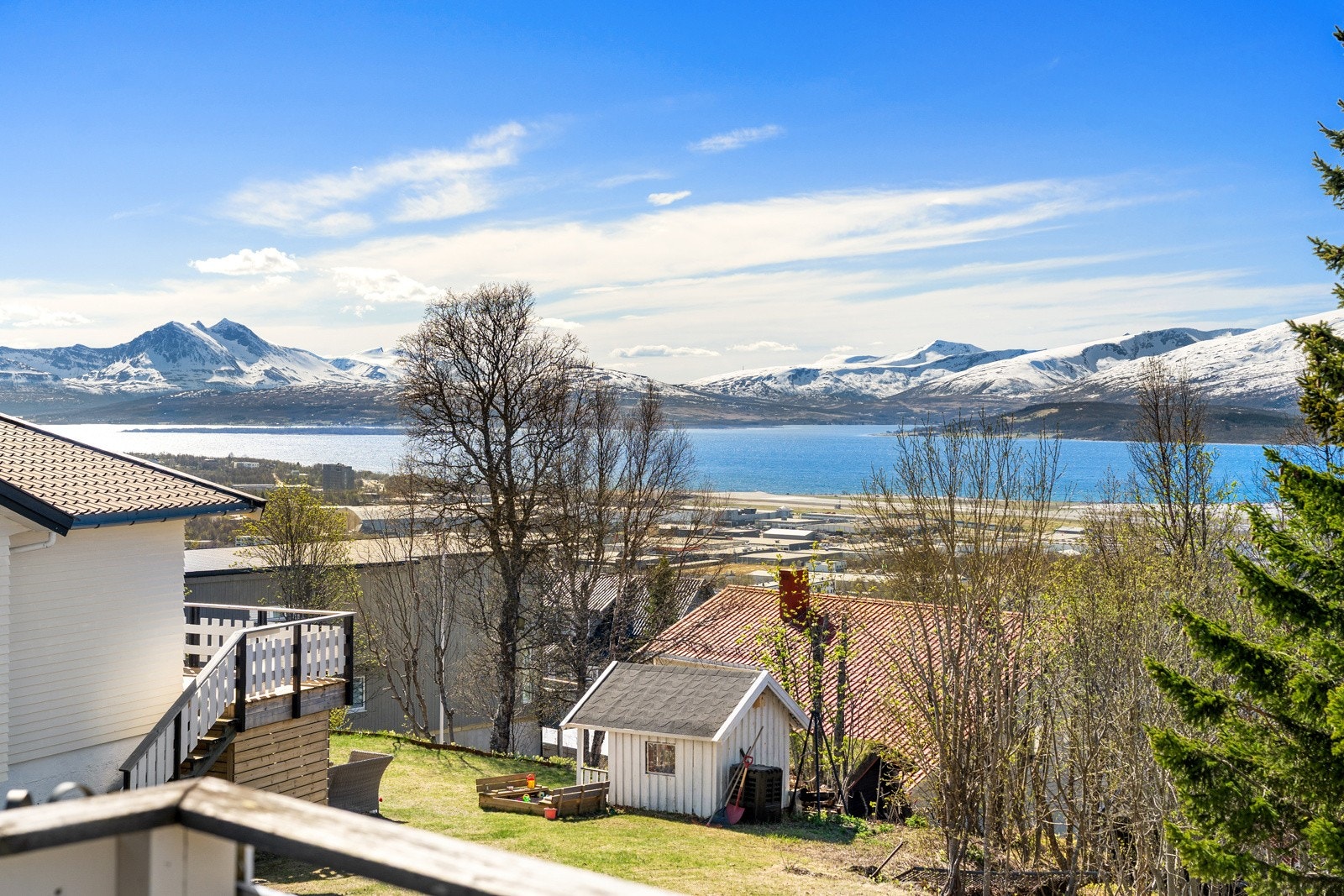 En innholdsrik enebolig beliggende i svært attraktivt område på Mortensnes! Galleribilde