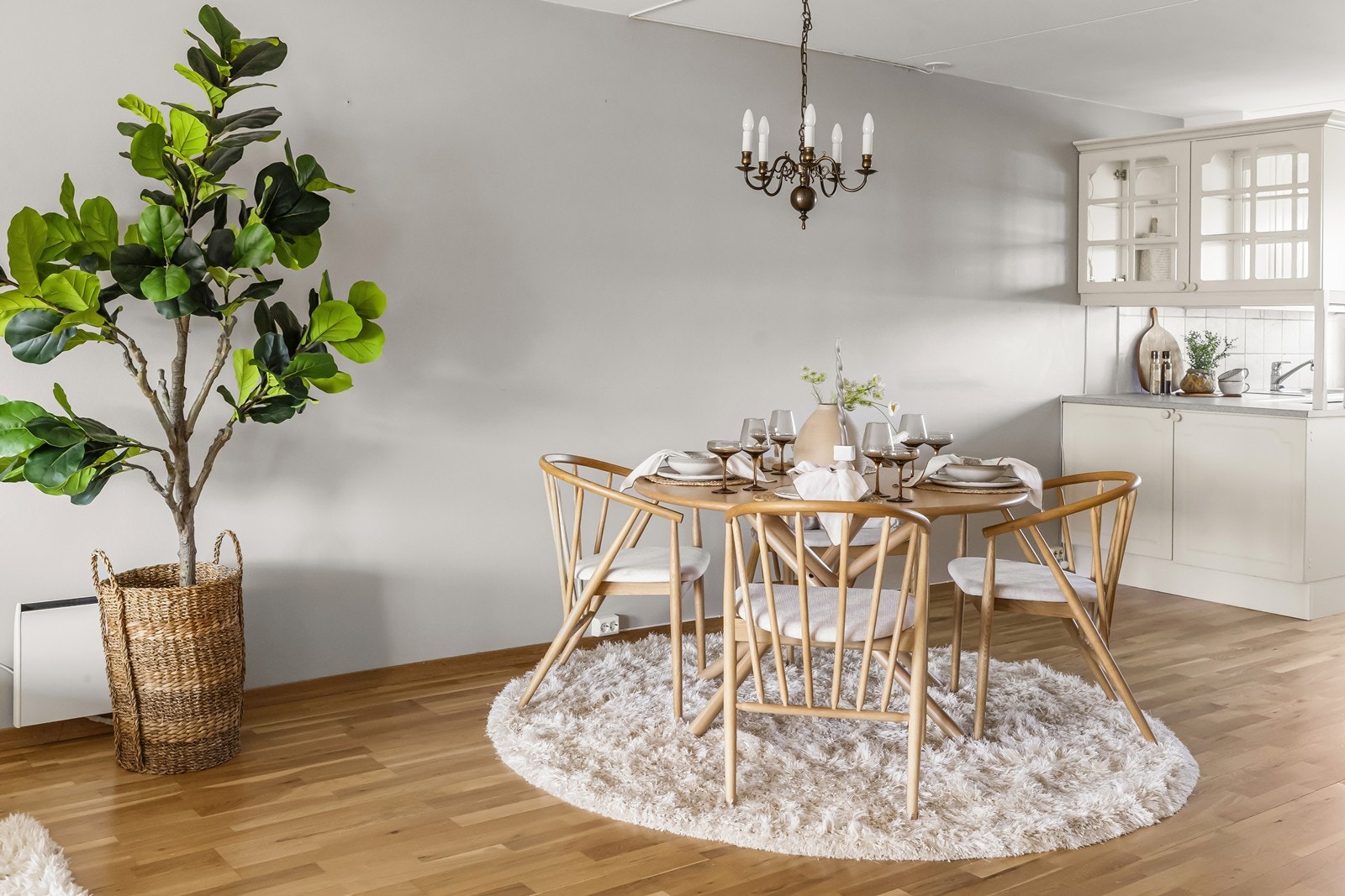 Malte, slette overflater på vegger og i himling gir et helhetlig og nøytralt utgangspunkt. Galleribilde