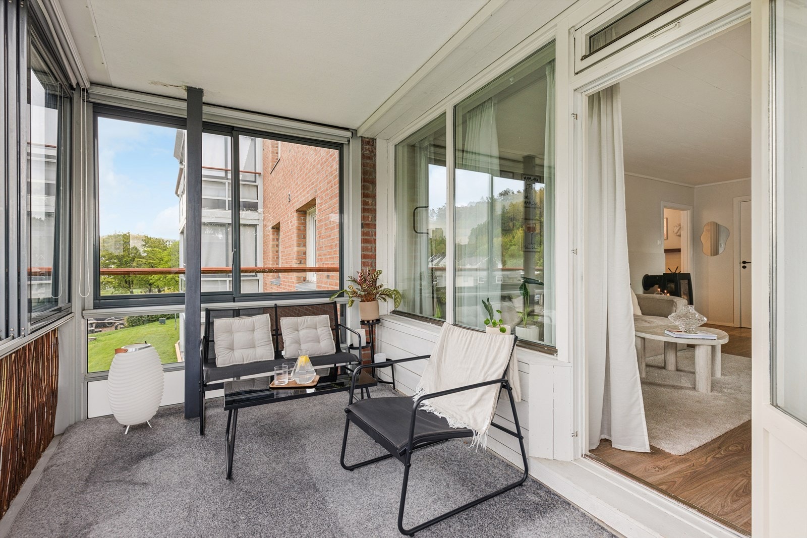 Vinduene i balkongen kan lukkes helt. Galleribilde