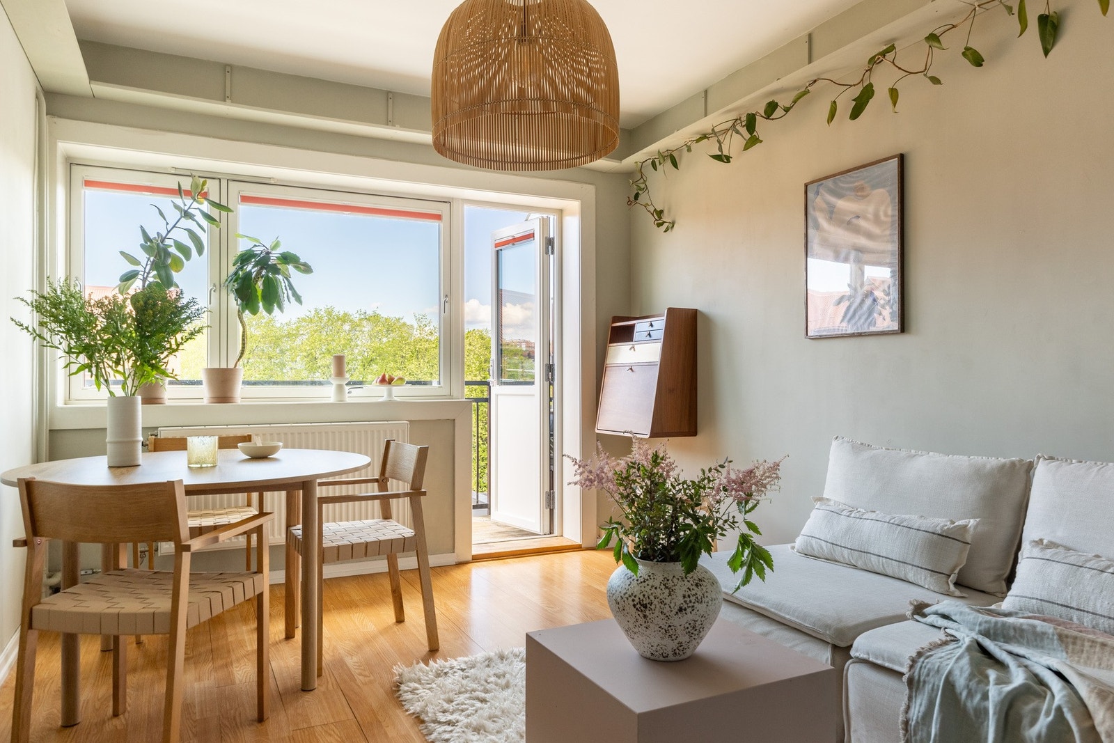 Øvrefoss 8F presenteres av Mekleriet ved Kine Leonardsen. Galleribilde