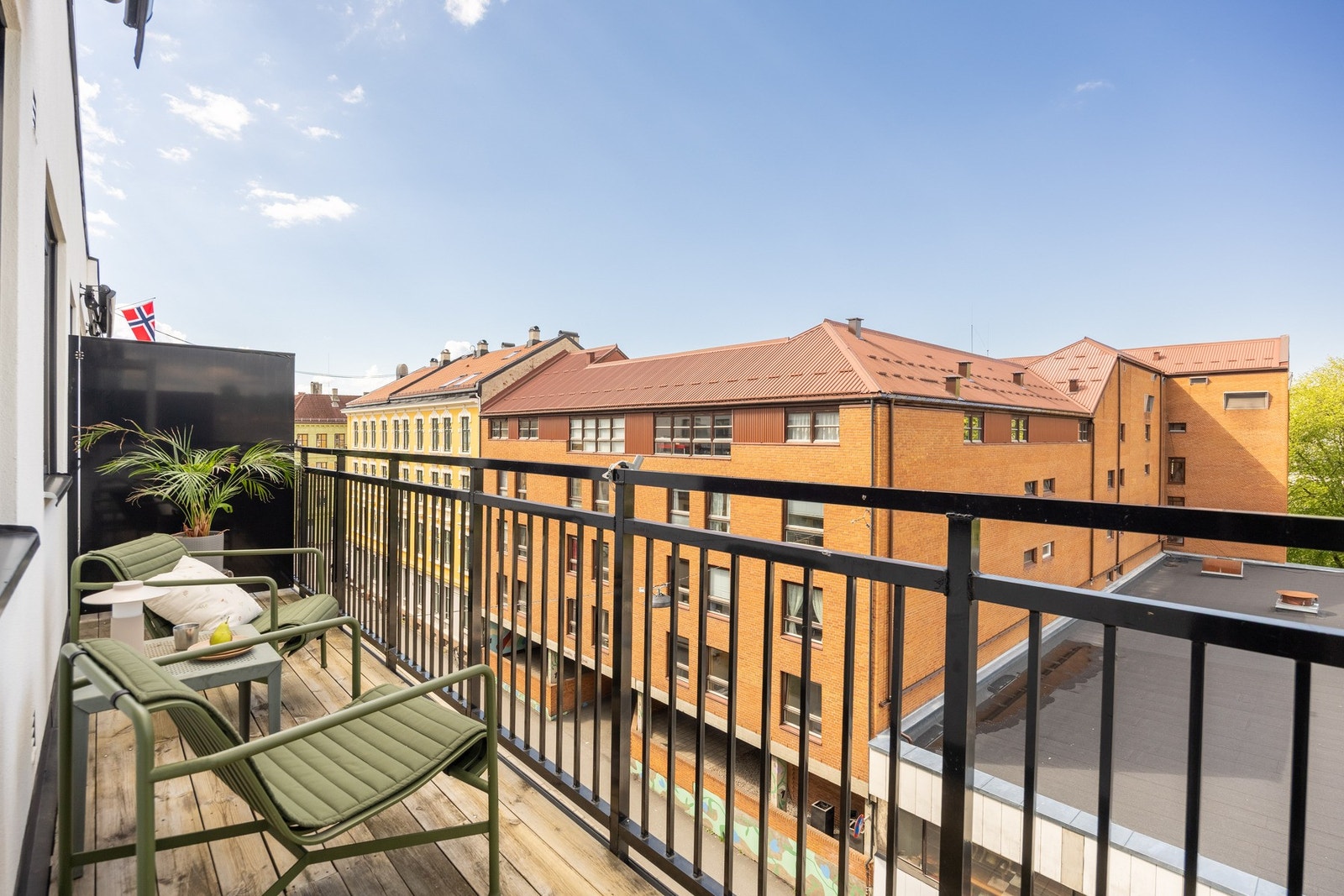Perfekt beliggenhet for deg som ønsker å bo sentralt på populære Grünerløkka. Galleribilde